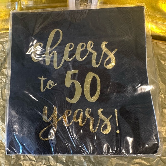 Cheers to 50 years bundle: balloons + napkins - Picture 2 of 3